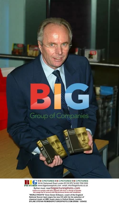 Sven Goran Eriksson signs new CD
