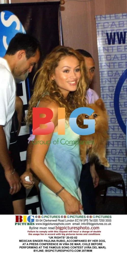 Paulina Rubio at press conference in Chile