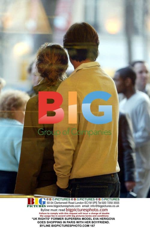 Eva Herigova goes shopping in Paris