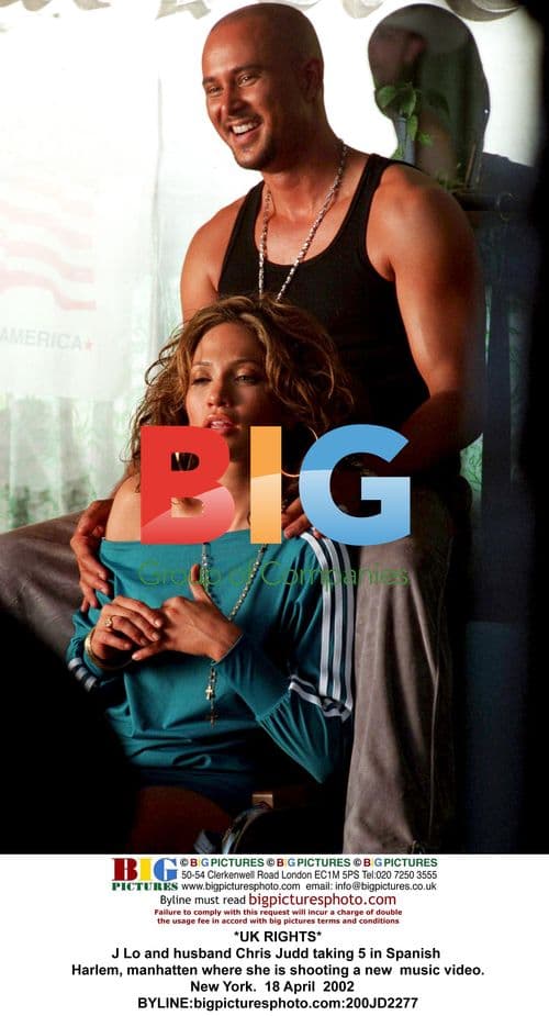 J Lo and Chris Judd take break in Spanish Harlem