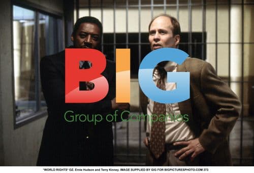 Ernie Hudson and Terry Kinney in "OZ"