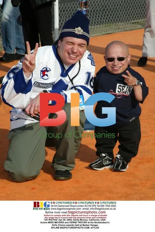 Mike Meyers and Verne Troyer at Nickelodeon Kids Choice