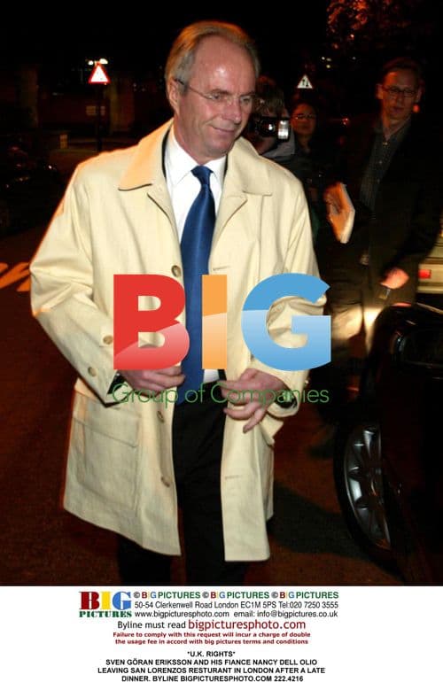 Sven Eriksson and Nancy Dell'Olio leaving restaurant