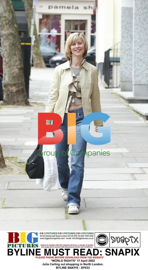 Julia Carling Out Shopping in North London