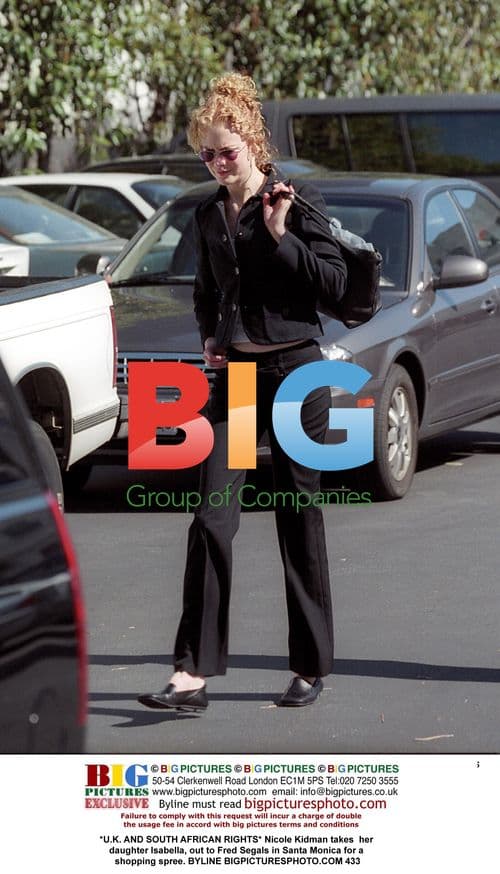 Nicole Kidman and daughter Isabella shopping