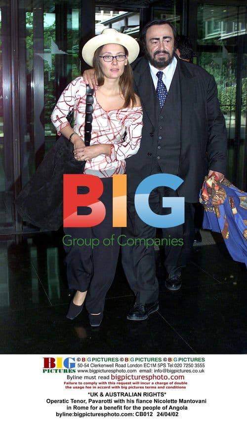 Pavarotti and fiance Nicolette in Rome