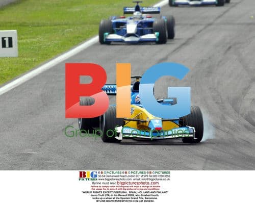 Jarno Trulli locks up at Spanish GP