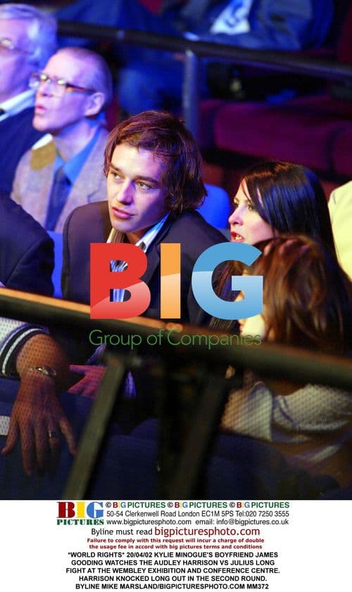 Kylie Minogue's Boyfriend Watches Fight