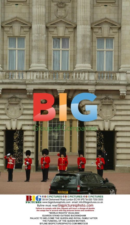 Royal Family Welcomed at Buckingham Palace