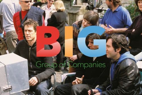 ABOUT A BOY BTS with HUGH GRANT, NICHOLAS HOULT