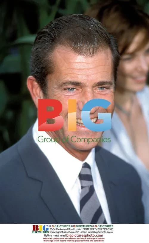 Mel Gibson at Signs Premiere, NYC 2002