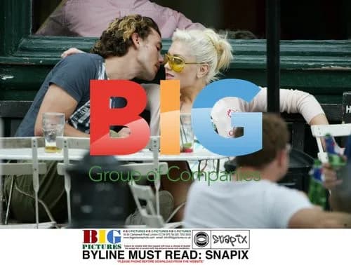 Gwen Stefani and Gavin Rossdale out with dog