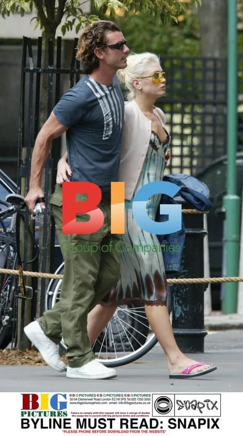 Gwen Stefani and Gavin Rossdale walk dog in London