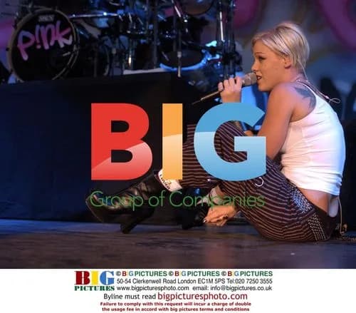 Pink at HiFi Buys Amphitheater