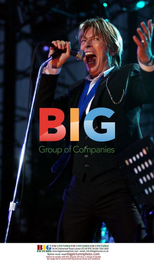 David Bowie live performance, Moby Area 2 Tour, 2002