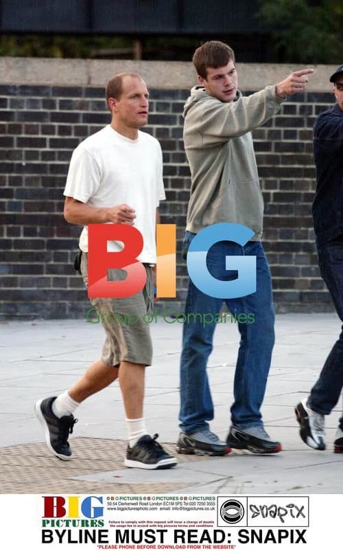 Woody Harrelson Struggles to Find Way in North London