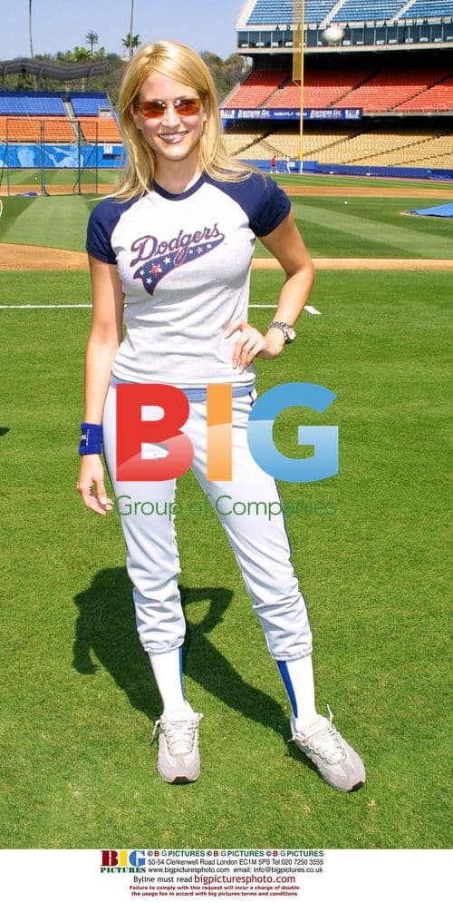 Lori Heuring at 2002 Hollywood Stars Baseball game