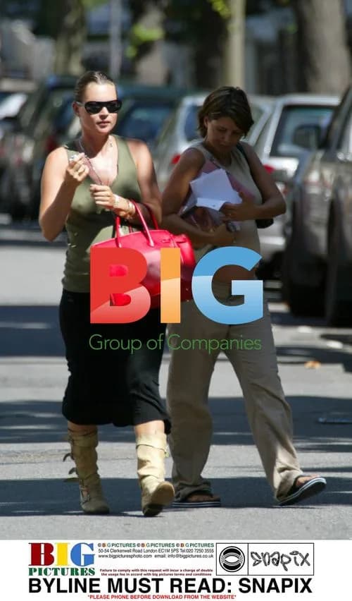 Kate Moss and Sadie Frost go for a walk