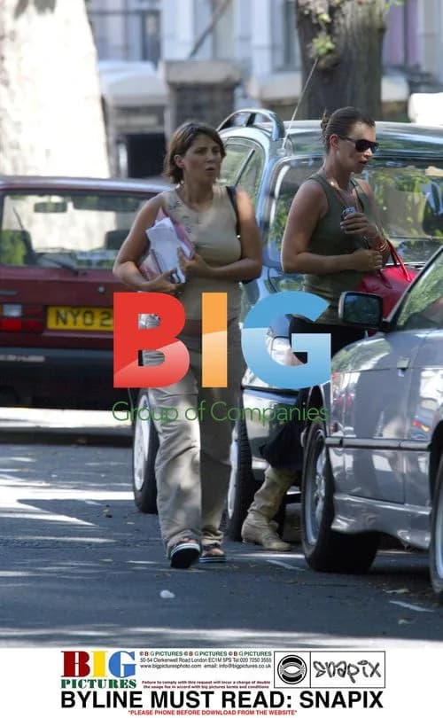 Pregnant Kate Moss and Sadie Frost Take Walk