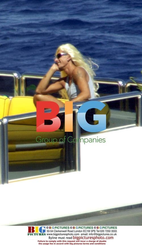 Dolce & Gabbana with Naomi Campbell on Lampedusa