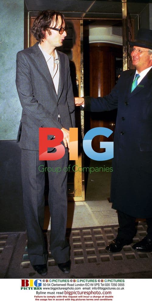 MUSICIAN JARVIS COCKER LEAVING THE IVY