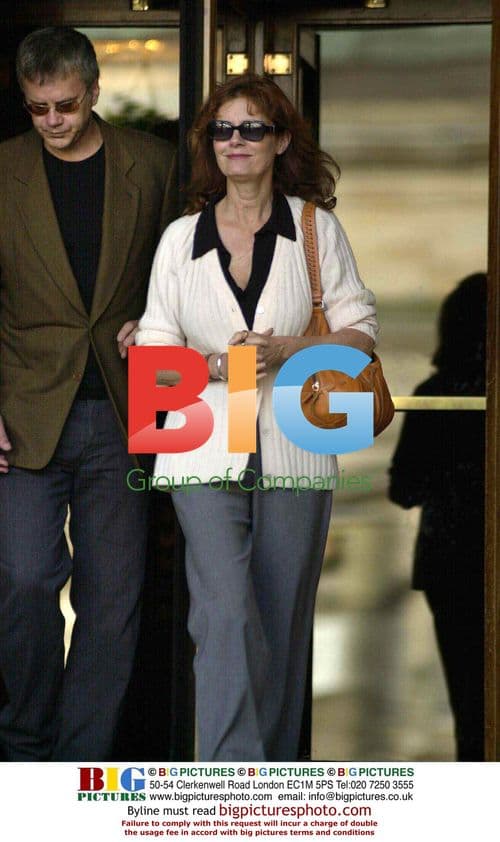 Tim Robbins and Susan Sarandon leaving hotel