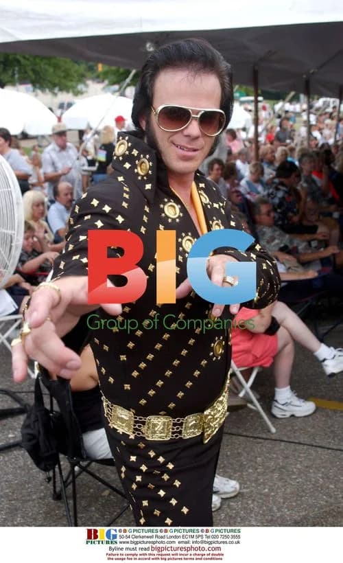 Elvis Fans Gather at Graceland