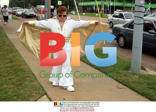 Elvis fans gather at Graceland for 25th death anniversary