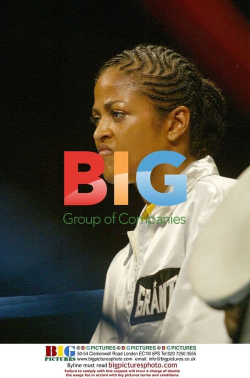 Boxer LAILA ALI wins Super Middleweight Title