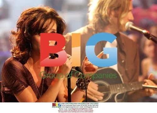 Jennifer Love Hewitt Sings about Album