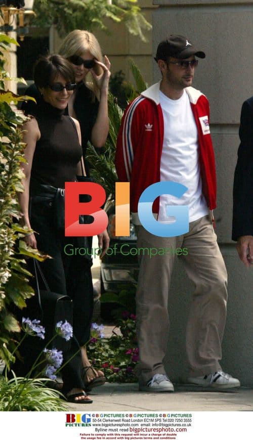 Claudia Schiffer Maternity Shopping in LA