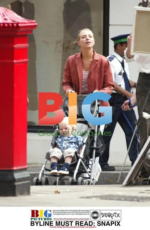 Samantha Janus and family take stroll in London