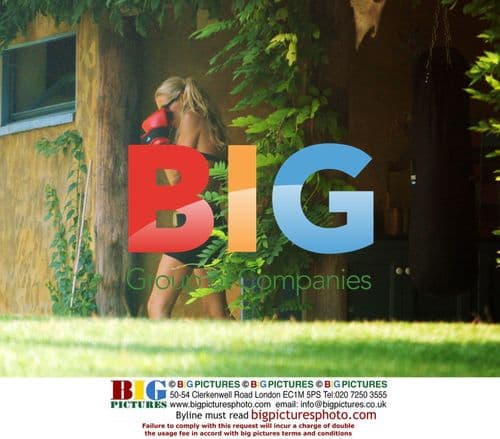 Esther Caadas Trains at Country House