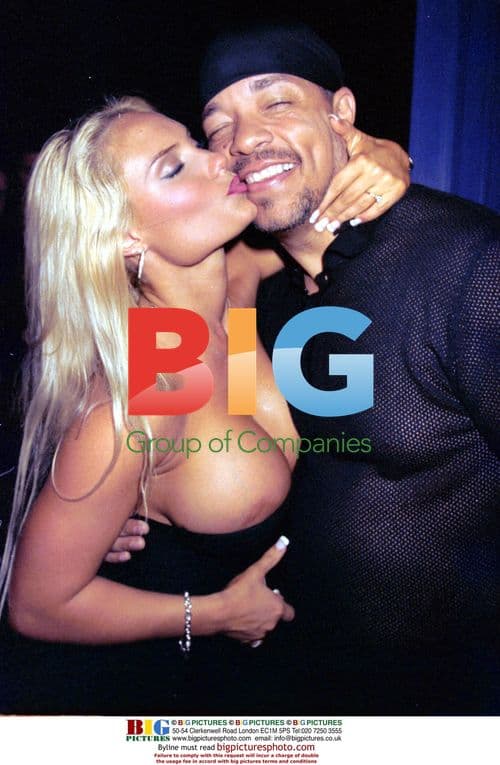 Ice-T Getting Intimate at 10 Rooms Club