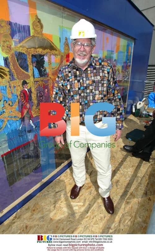 Rolf Harris Unveils Mural Tribute