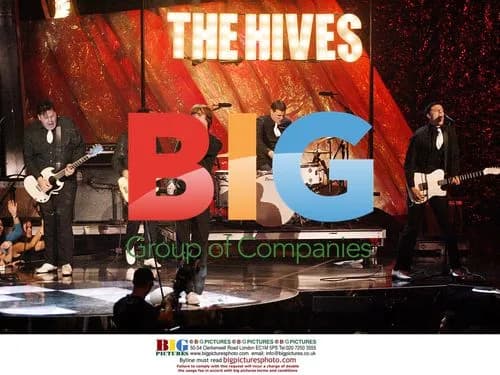 The Hives at 2002 MTV VMAs in NYC