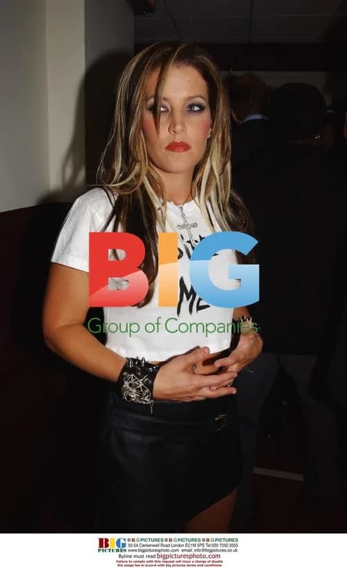 Lisa Marie Presley at 2002 MTV VMAs