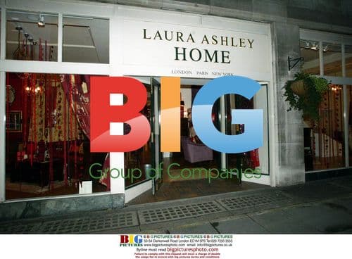 Robbie Williams' friend Jonathan Wilkes furniture shopping