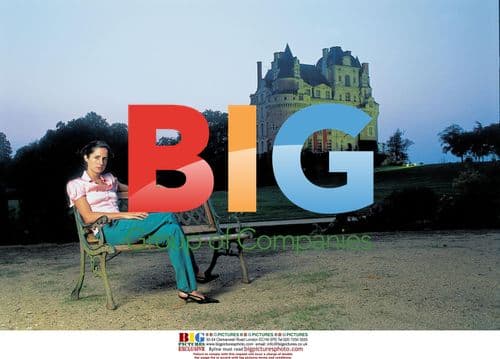 DESIGNER'S DAUGHTER POSES IN FRANCE