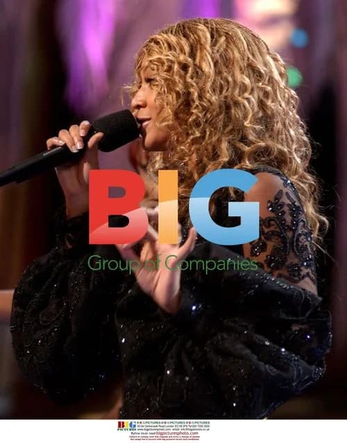 Beyonce of Destiny's Child performs at 2002 Blockbuster Hollywood Spectacular