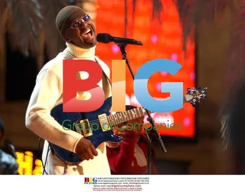 Brian McKnight performs at 2002 Blockbuster Hollywood Spectacular