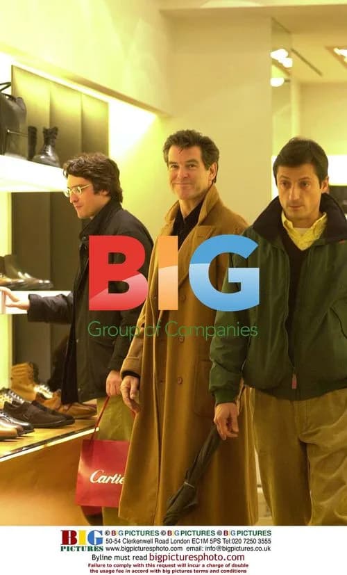 Pierce Brosnan and wife spotted shopping in Milan
