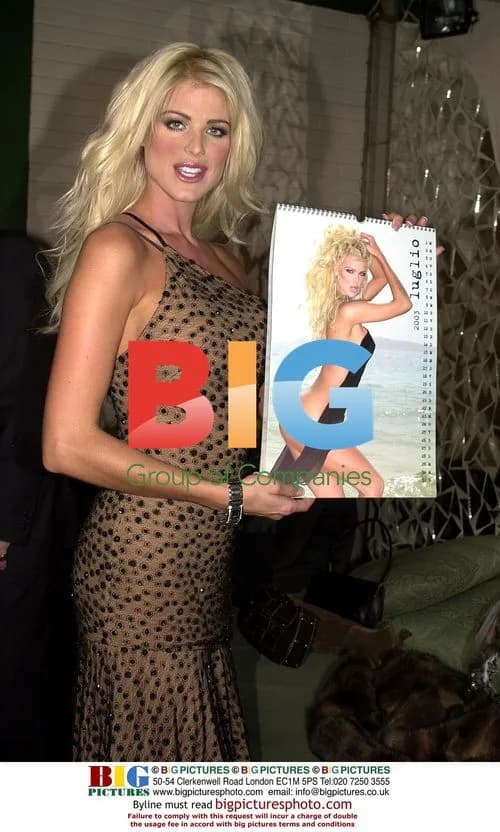 Victoria Silvstedt at 2003 Calendar Launch
