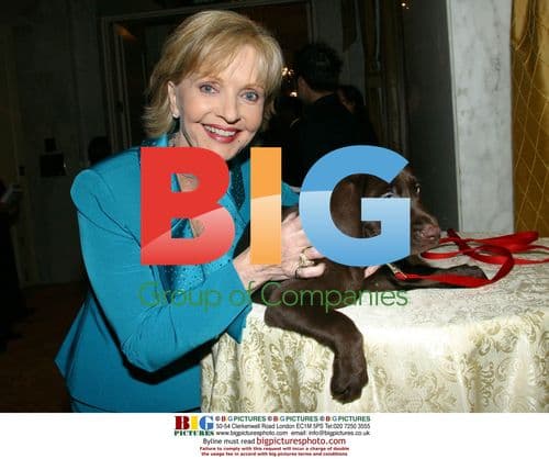 Florence Henderson w/ Puppy at Spirit of Hope Award