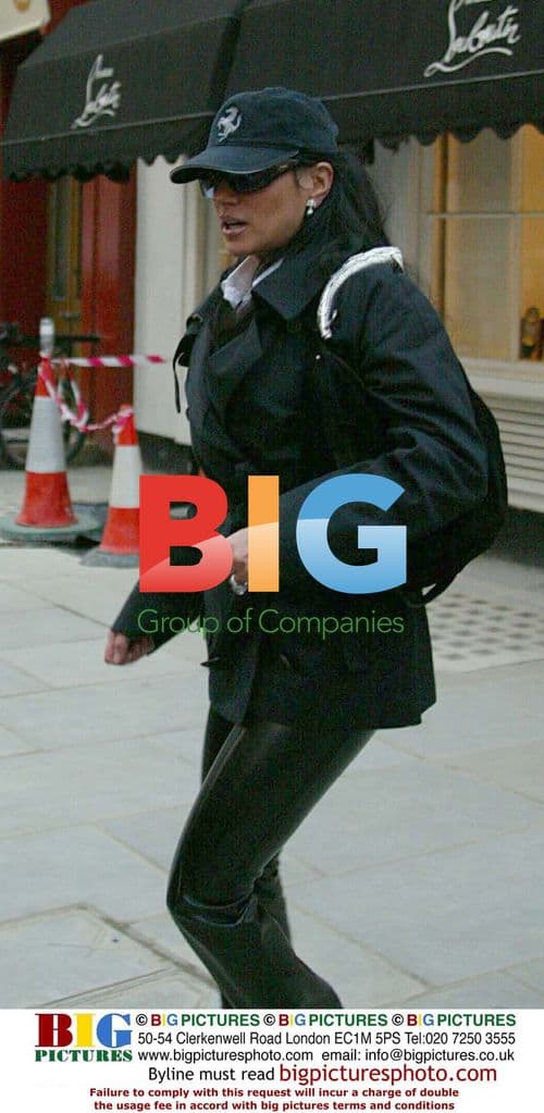 Nancy Dell'Olio Shopping in Sloane Street