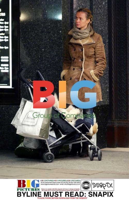 Agnethe Petit & Emmanuelle Frustrated After Christmas Shopping