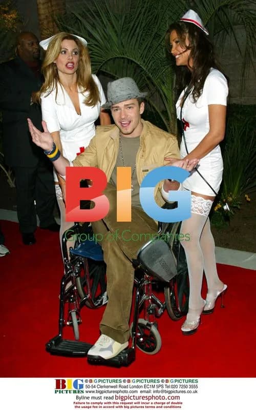 SINGER JUSTIN TIMBERLAKE AT 2002 BILLBOARD AWARDS