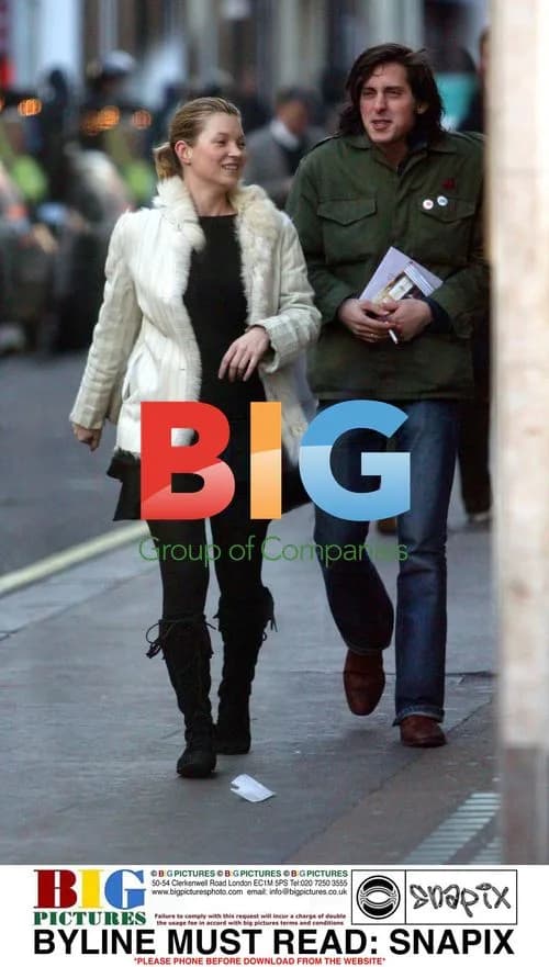 Kate Moss Enjoys Lunch with Carl Barat in London