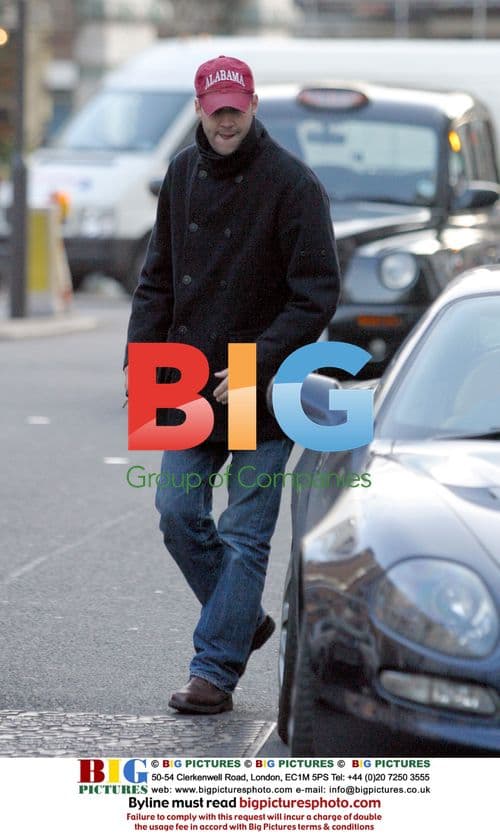 TV presenter Johnny Vaughn shopping in Knightsbridge