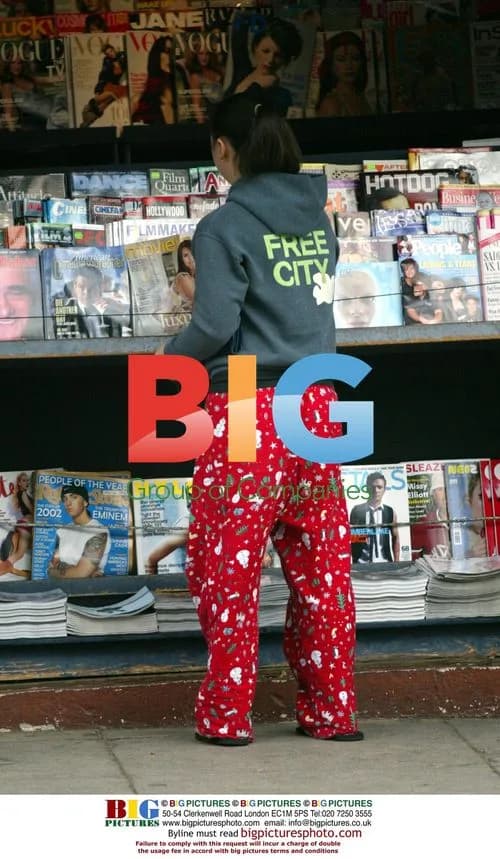 Christina Ricci spotted at Hollywood newsstand